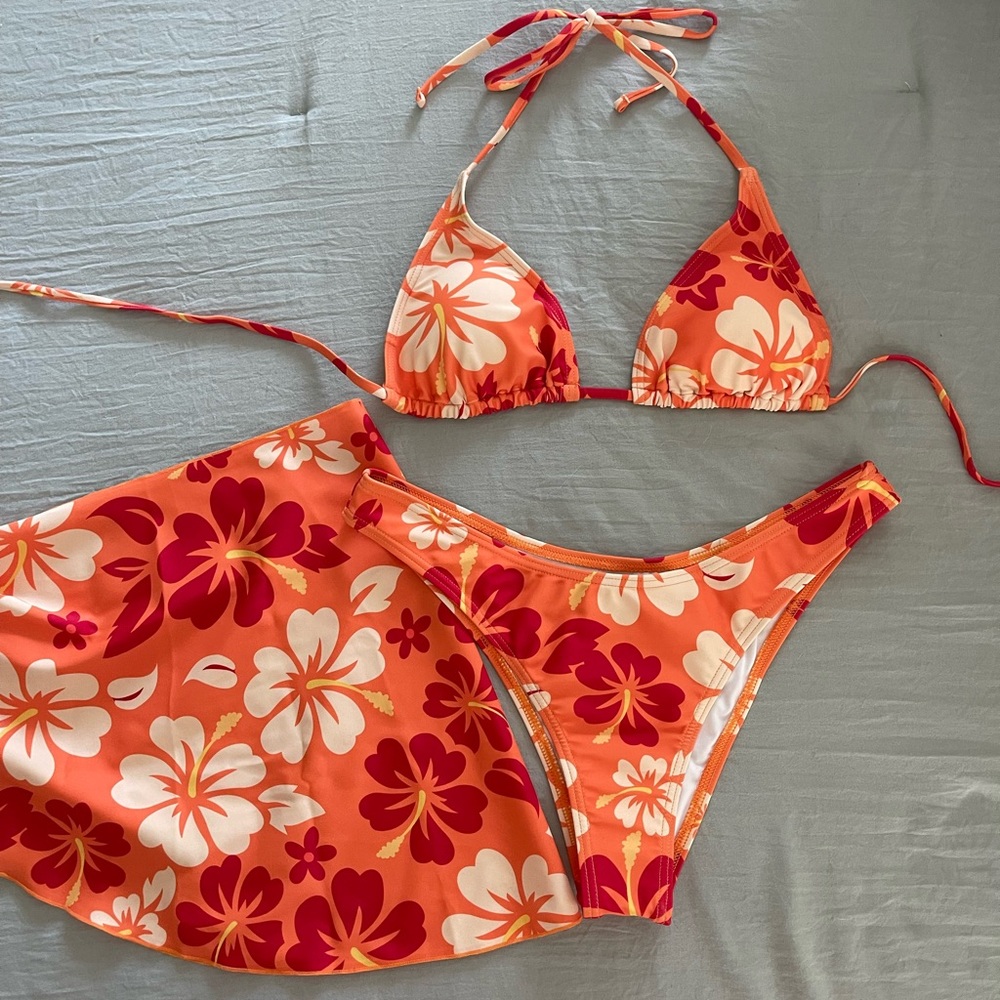 New Shein Hawaiian print bikini set